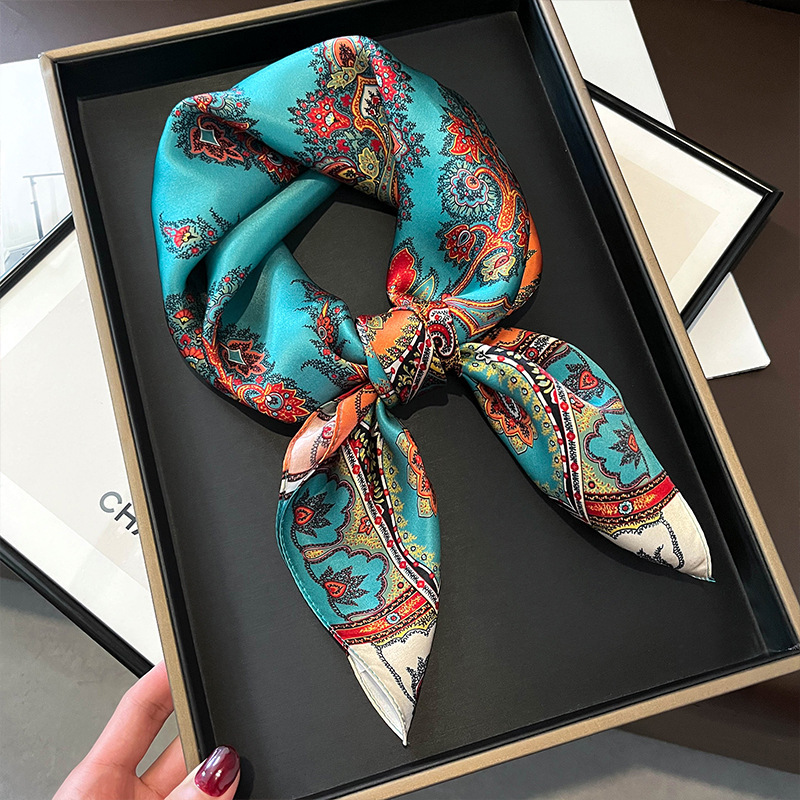 Sciarpa quadrata in vera seta  - Women Fashion Necktie recensione e prezzo
