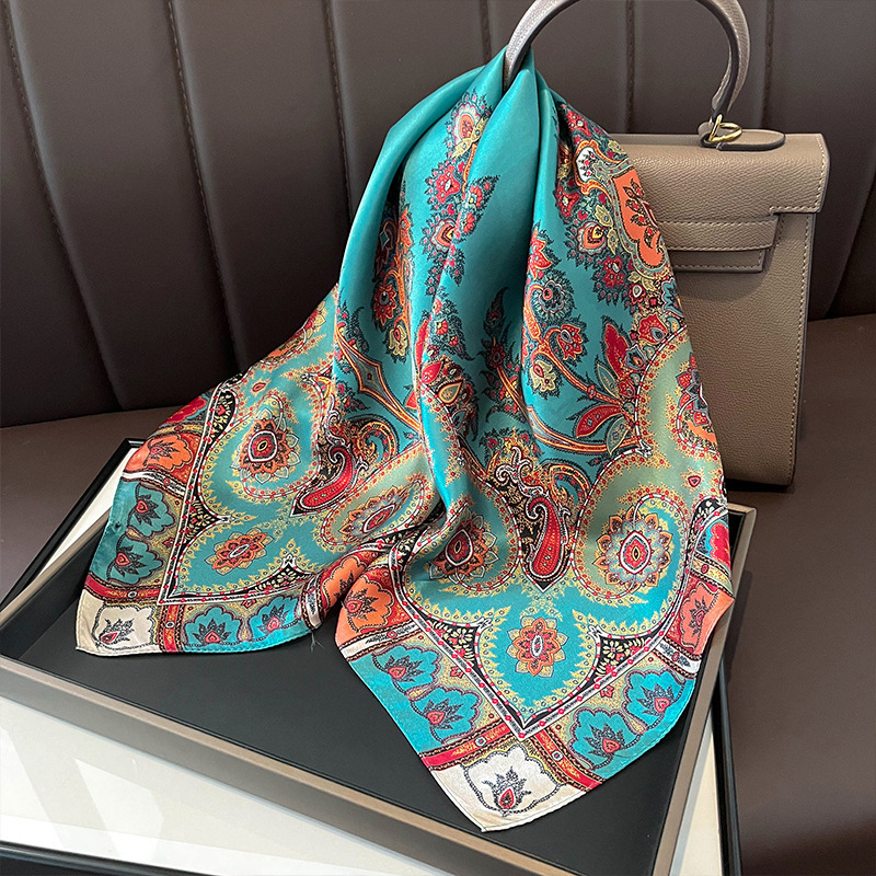 Sciarpa quadrata in vera seta  - Women Fashion Necktie recensione e prezzo